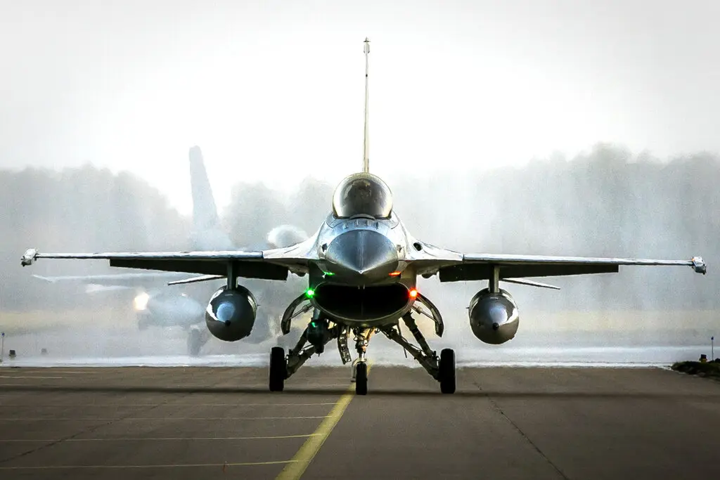 Британія та Нідерланди наполягають на винищувачах F-16 для України.