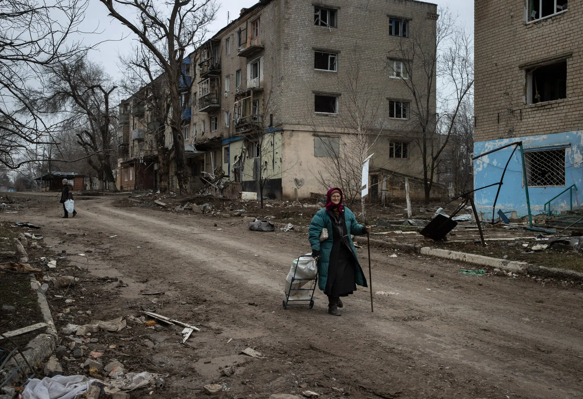 Сцена руйнувань у Сіверську, місті на північ від Бахмута в Донецькій області на сході України, 16 березня. У міру загострення битви за Бахмут Сіверськ був частково оточений російськими військами та став об’єктом численних бомбардувань.