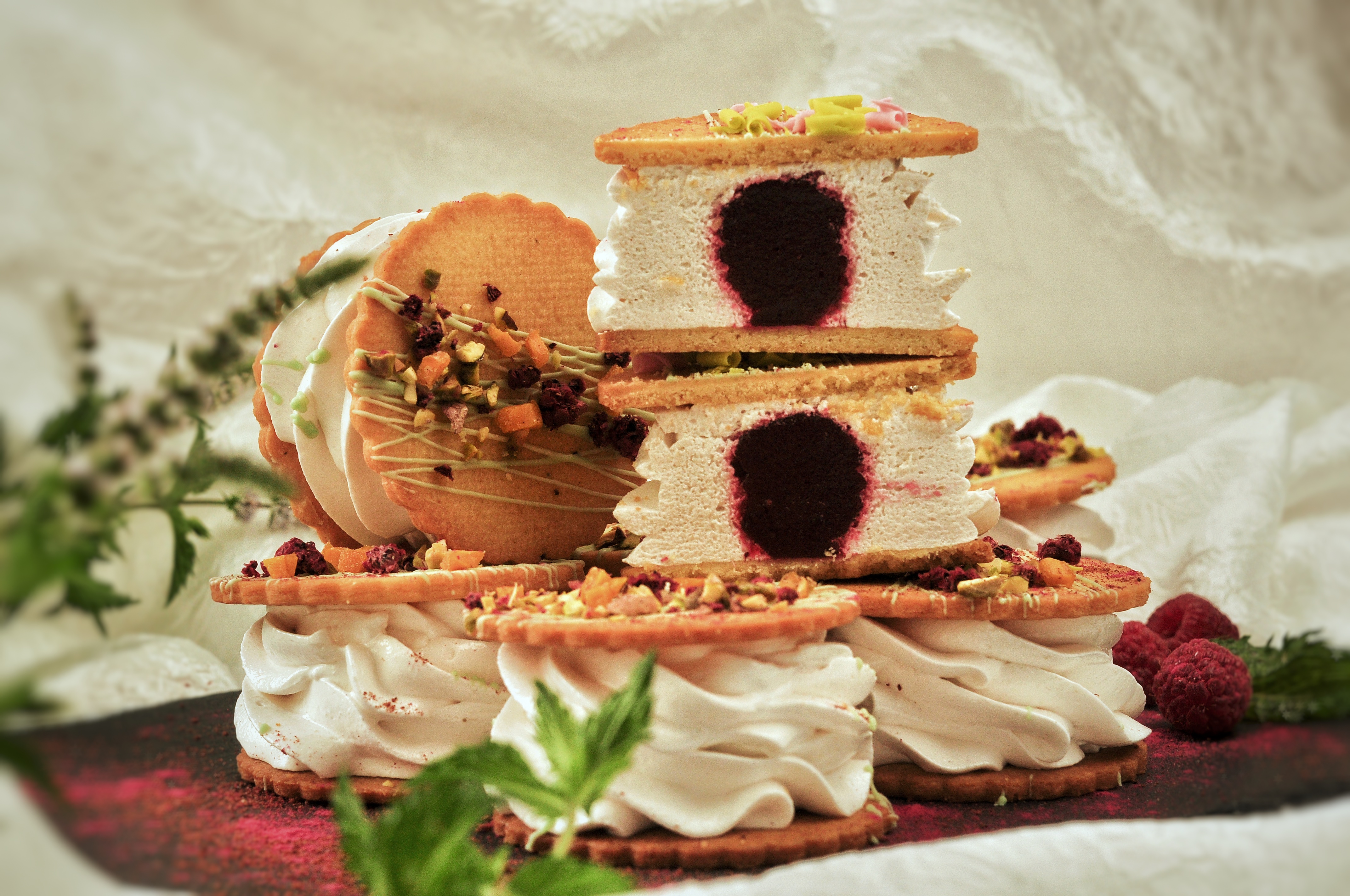 Зефіросендвіч з яблучним зефіром та малиновою начинкою