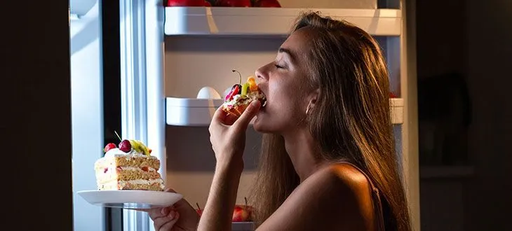 Їжа як ключ до міцного сну: як харчування впливає на якість і тривалість нічного відпочинку