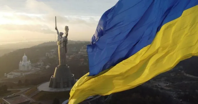 Спека до +35 градусів: прогноз погоди на День Незалежності України