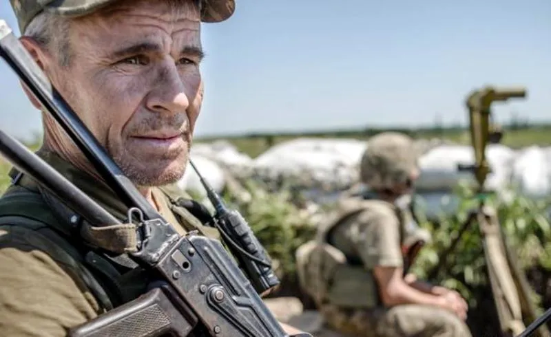 Повітряна війна за свідомість: як Росія атакує мешканців Дніпропетровщини дронами із листівками