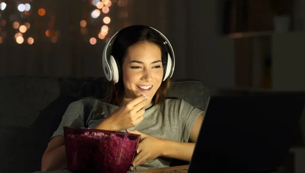 Як обрати ідеальні зубні вініри, доглядати за ними щодня та зберегти усмішку бездоганною на довгі роки