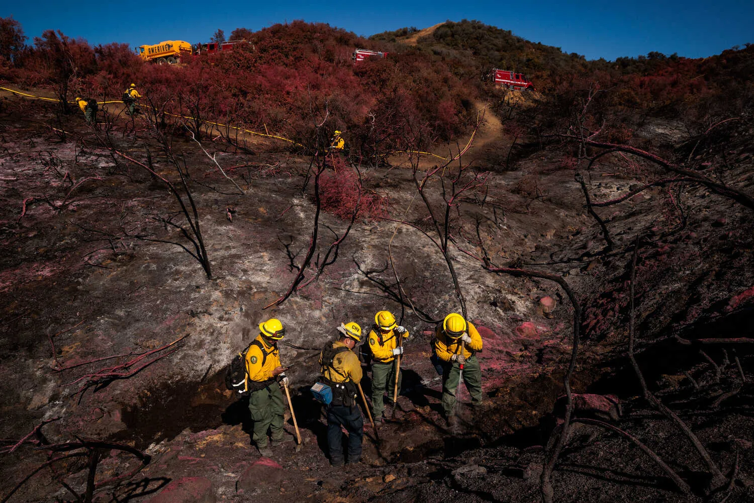 Сильні вітри в Лос-Анджелесі подовжують загрозу пожеж