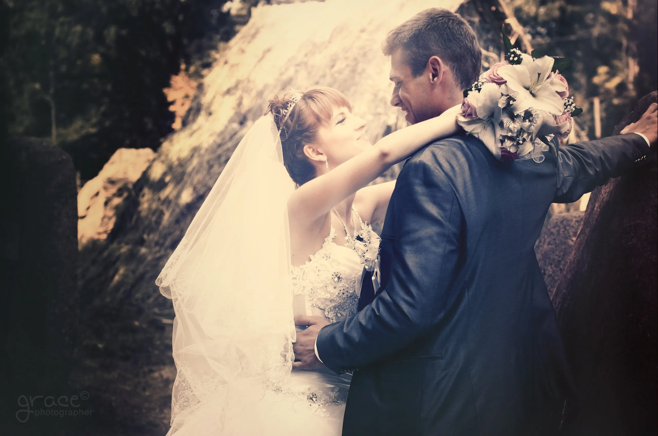 Весільна фотосесія: момент, коли час зупиняється заради любові