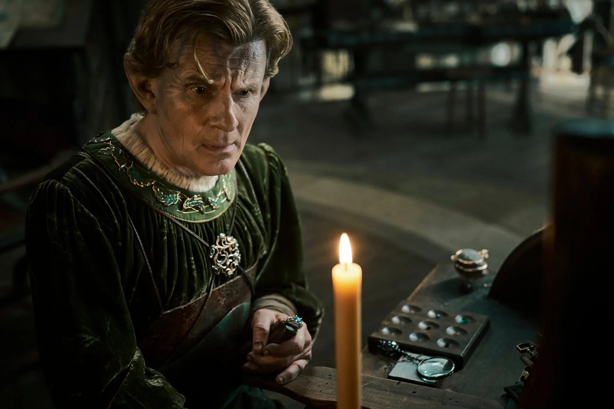 Келебрімбор (Чарльз Едвардс) знайшов збій у матриці Саурона.