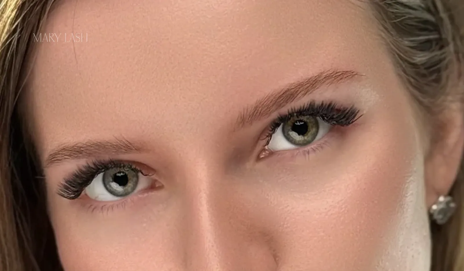 Як уникнути "кущів" у нарощуванні вій: секрети рівномірного об'єму