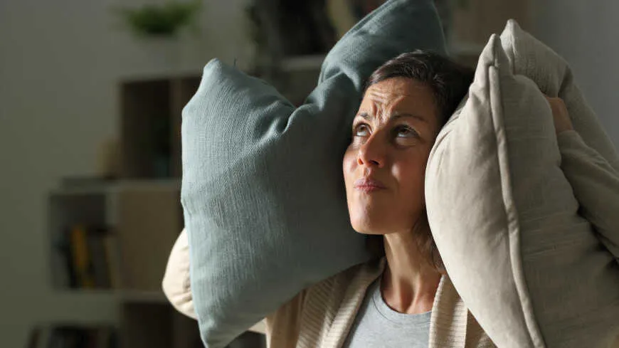 Чому навіть після 8 годин сну ви прокидаєтеся виснаженими: глибокий погляд на причини ранкової втоми та сигнали організму