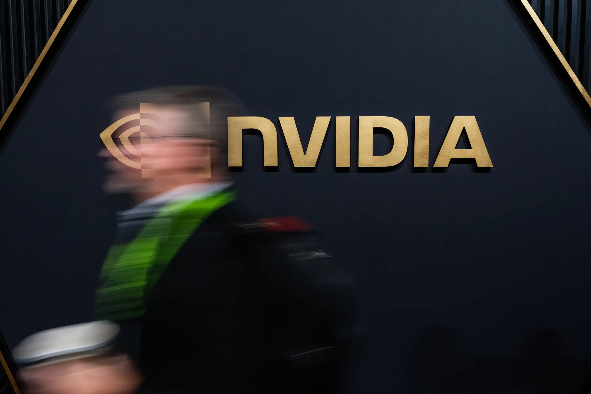Nvidia перетворюється на гіганта штучного інтелекту: $5 трильйонів ринкової вартості та нова роль у глобальній політиці