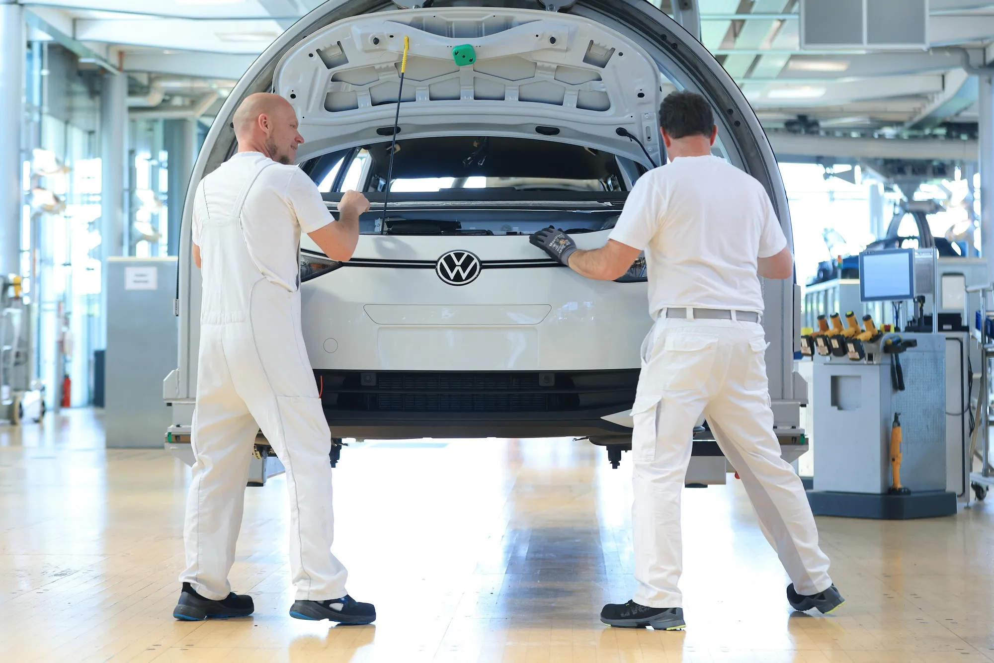 Кризa з напівпровідниками: як виробництво автомобілів у Європі стримує дефіцит чипів