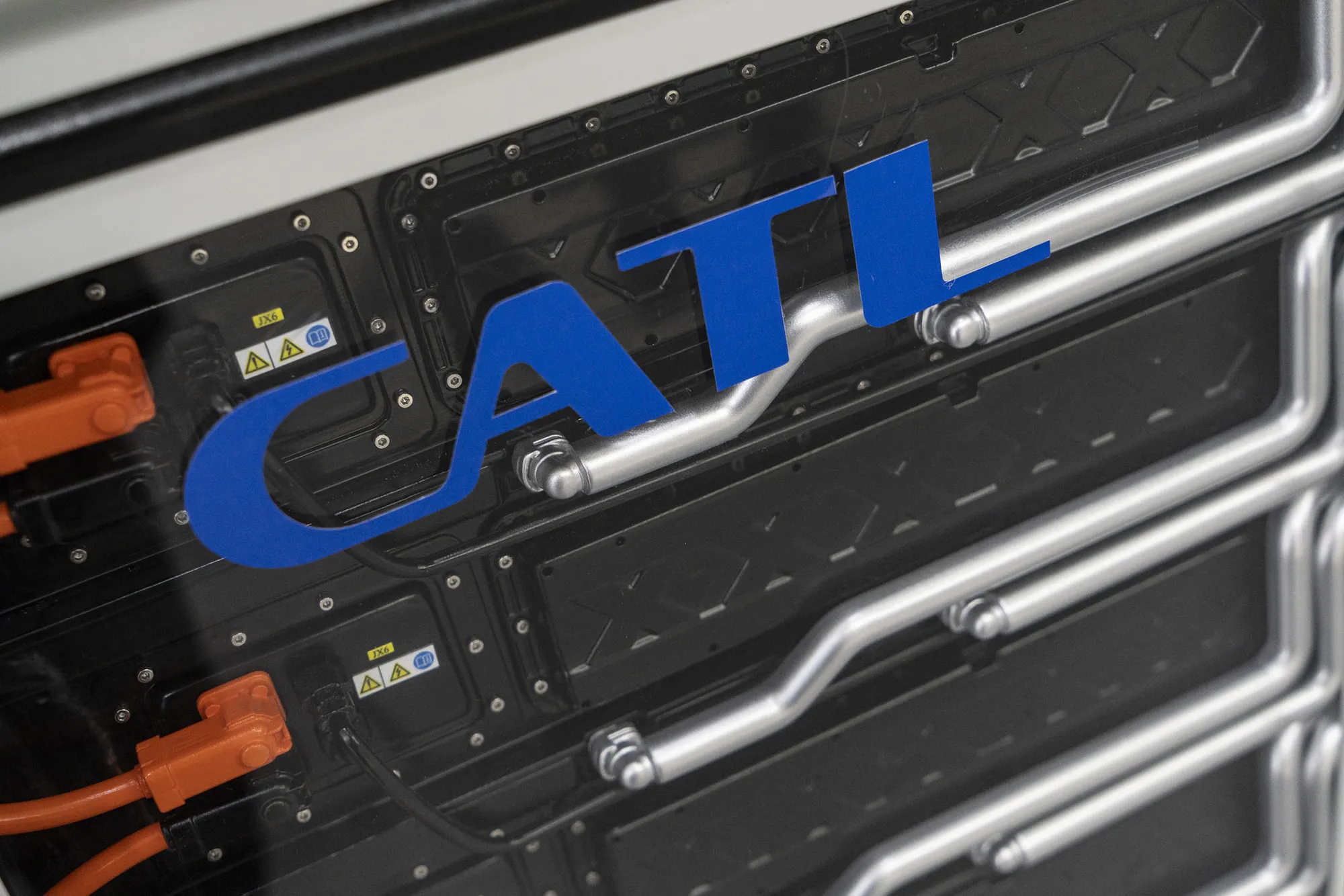 Китайський гігант батарей CATL шукає новий шлях на тлі бар’єрів ЄС і США