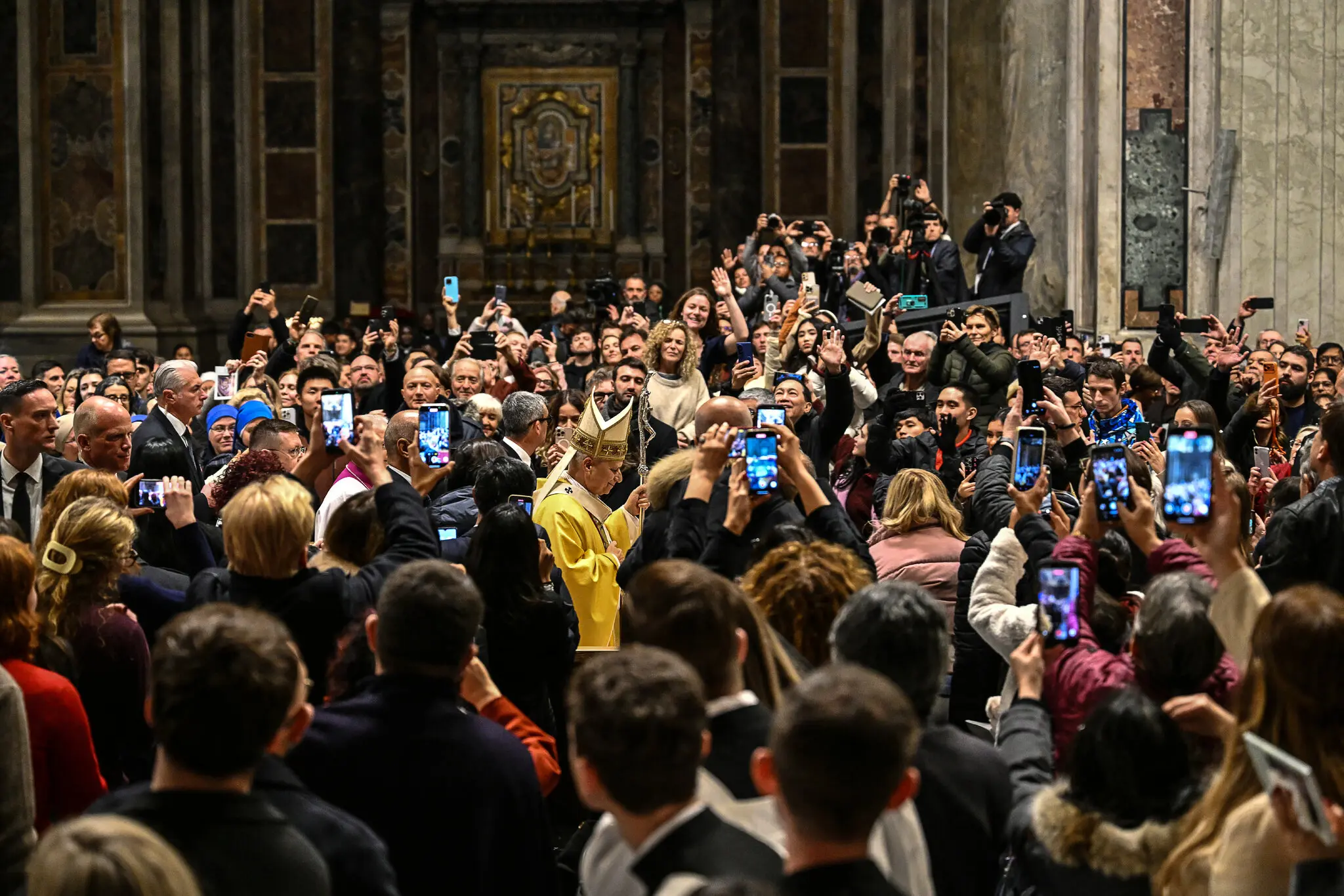 Папа Лев XIV на Різдво: людська гідність проти війни, бідності й «економіки товару»