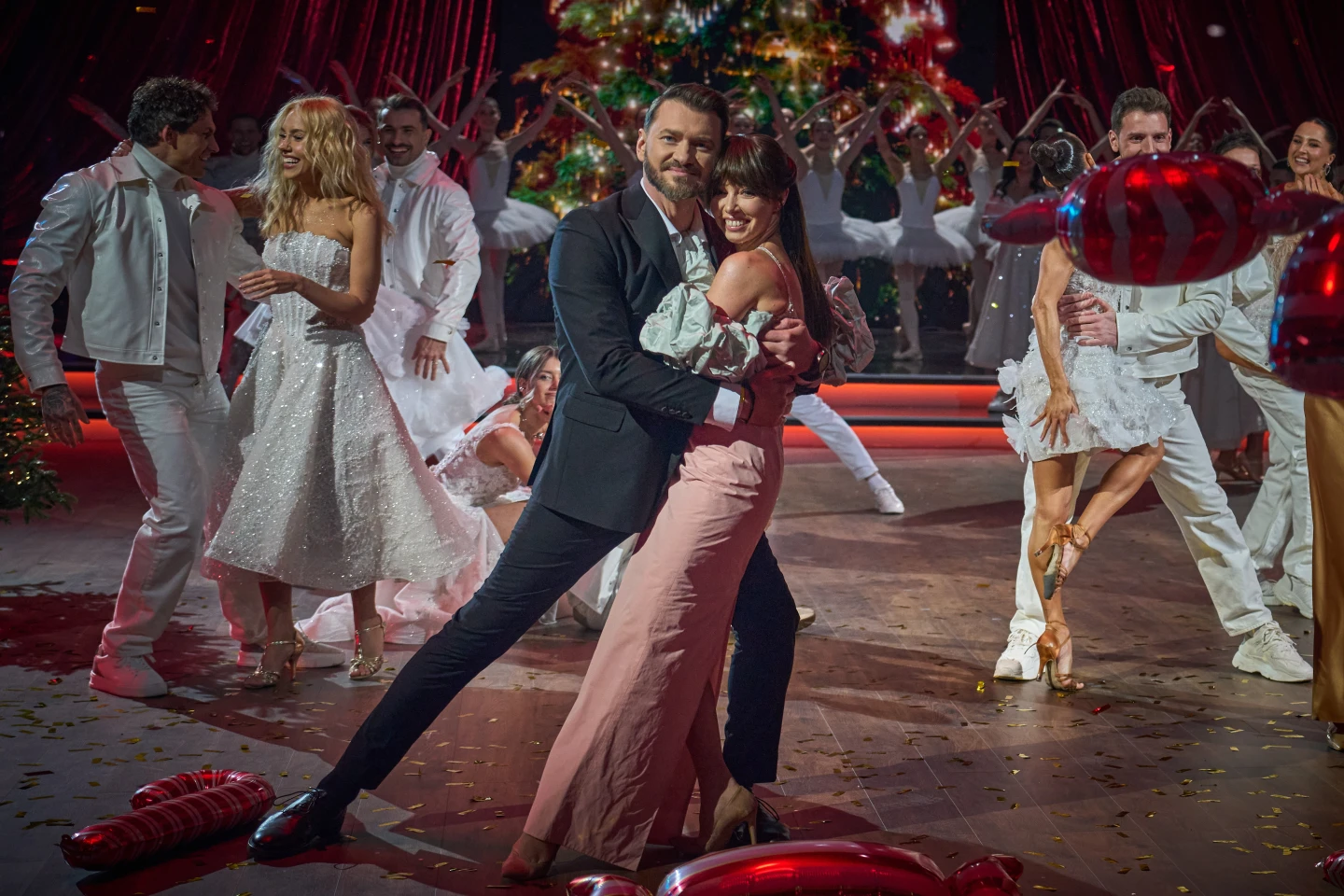 «Танці з зірками» у воєнній Україні: спецвипуск із героями та протезами