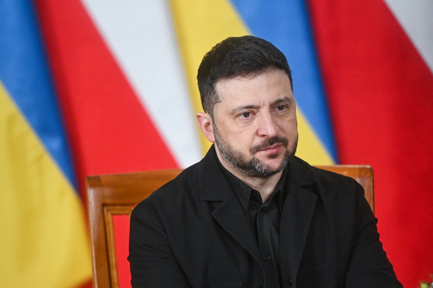 Зеленський допускає відведення військ на сході: вільна зона, референдум і відповідь РФ