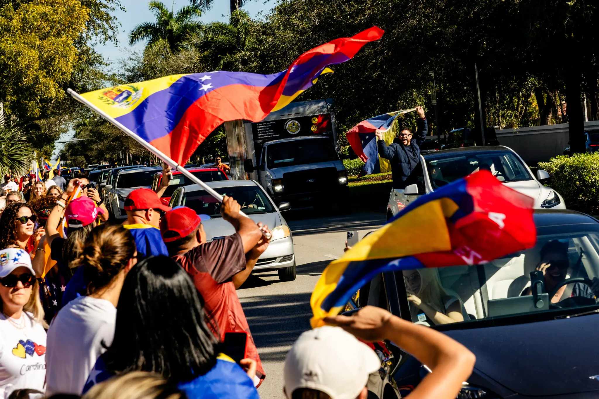 Венесуельці в США між радістю і страхом: що буде з притулком після падіння Мадуро