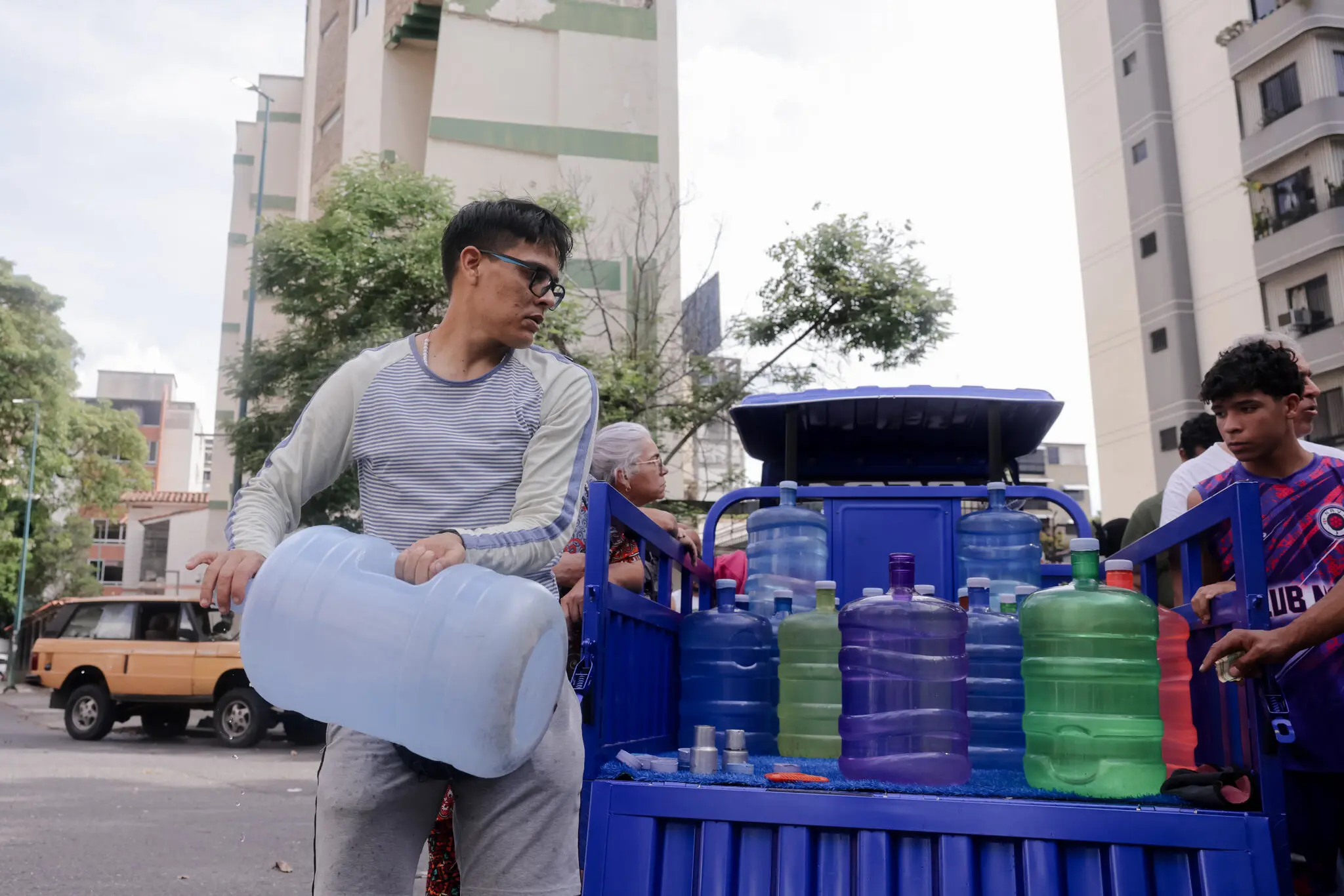 Після зникнення Мадуро венесуельці штурмують супермаркети: страх, дефіцит і хаос