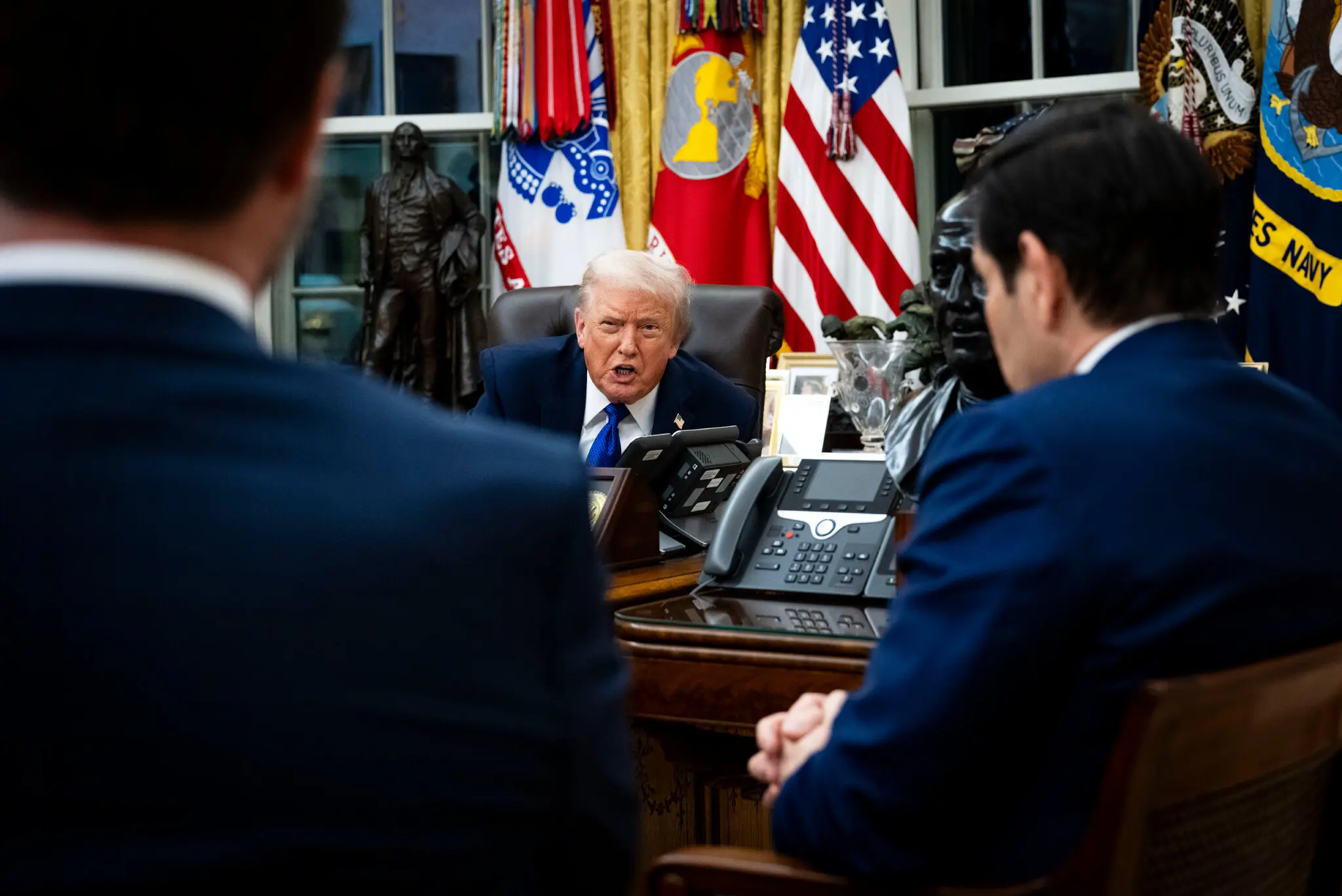 Трамп заявив, що контроль США над Венесуелою та її нафтою може тривати роками