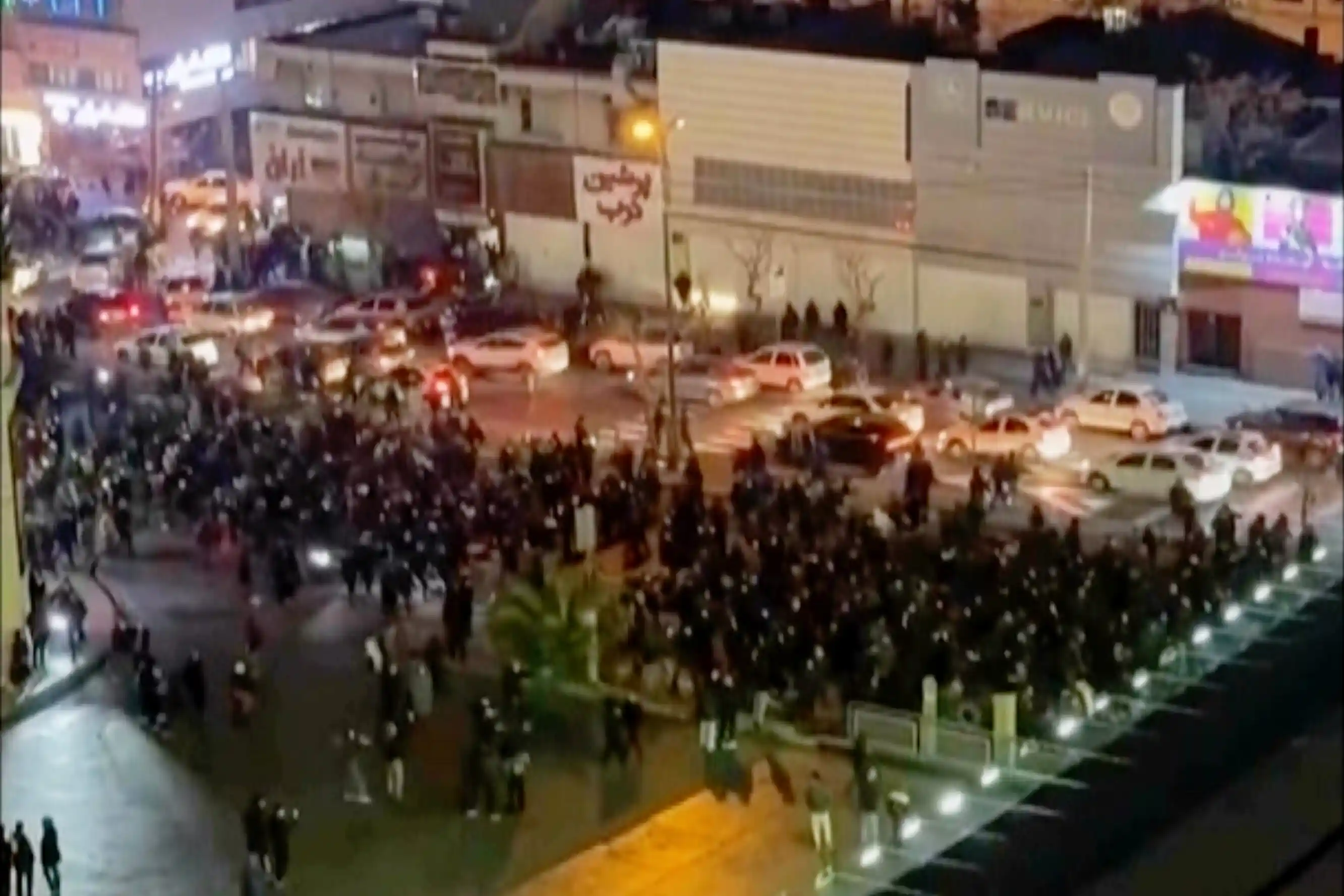 Трамп між переговорами й ударами: як США формують нову стратегію щодо Ірану