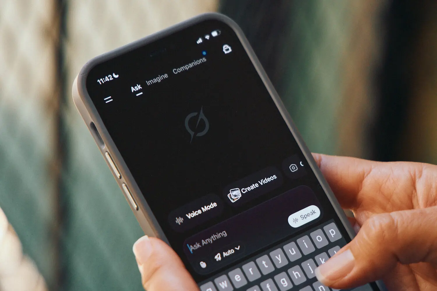 Британія тисне на X через Grok: як держава приборкує «дипфейк-ринок»