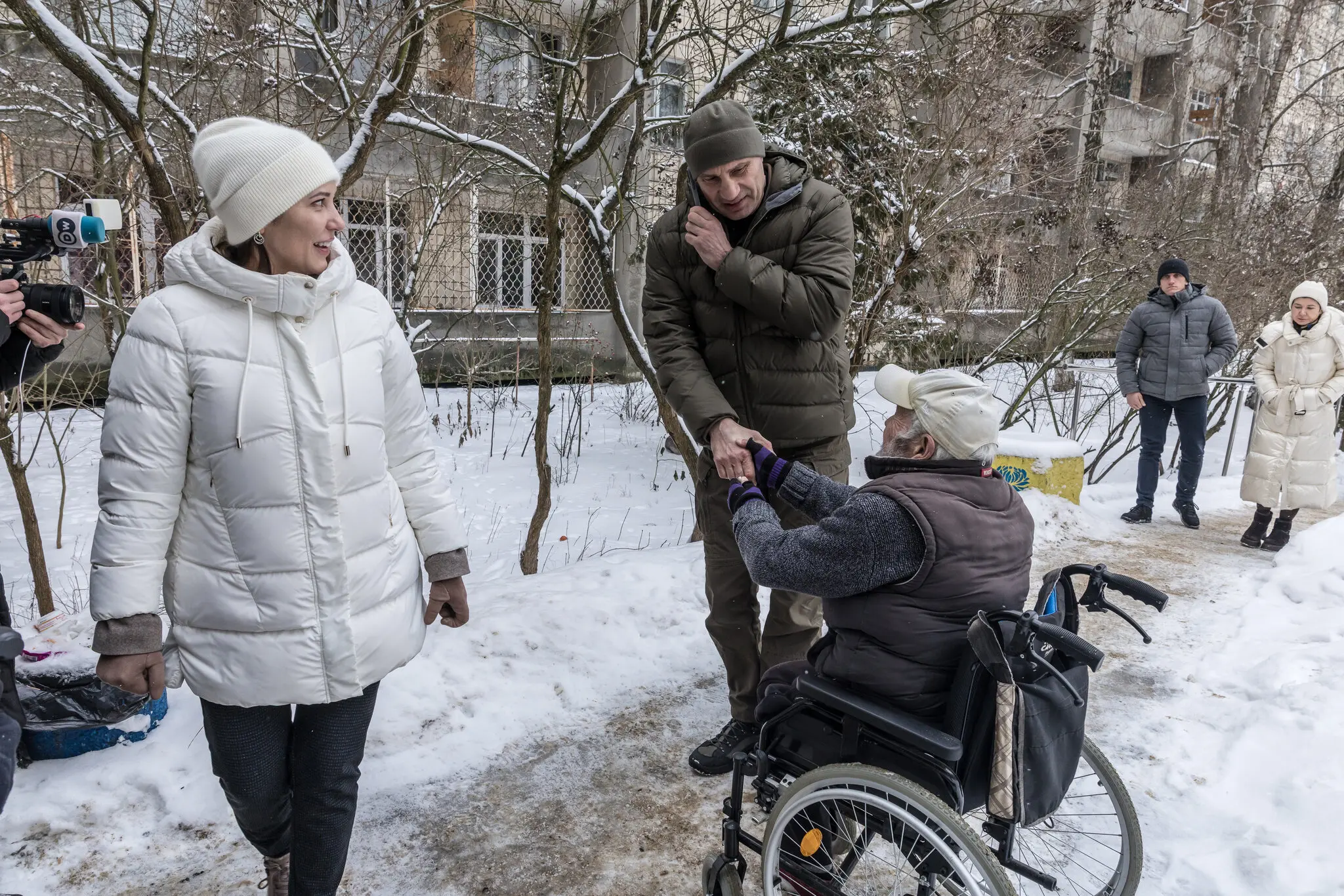 Хто насправді відповідає за прибирання Києва взимку: публічний конфлікт, управлінська вертикаль і безпека містян