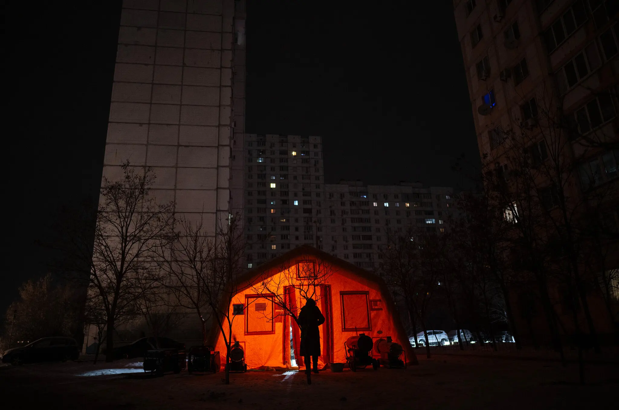 Київ у енергетичній кризі, НАТО — в арктичній тріщині, світ — у технологічній і політичній гонці