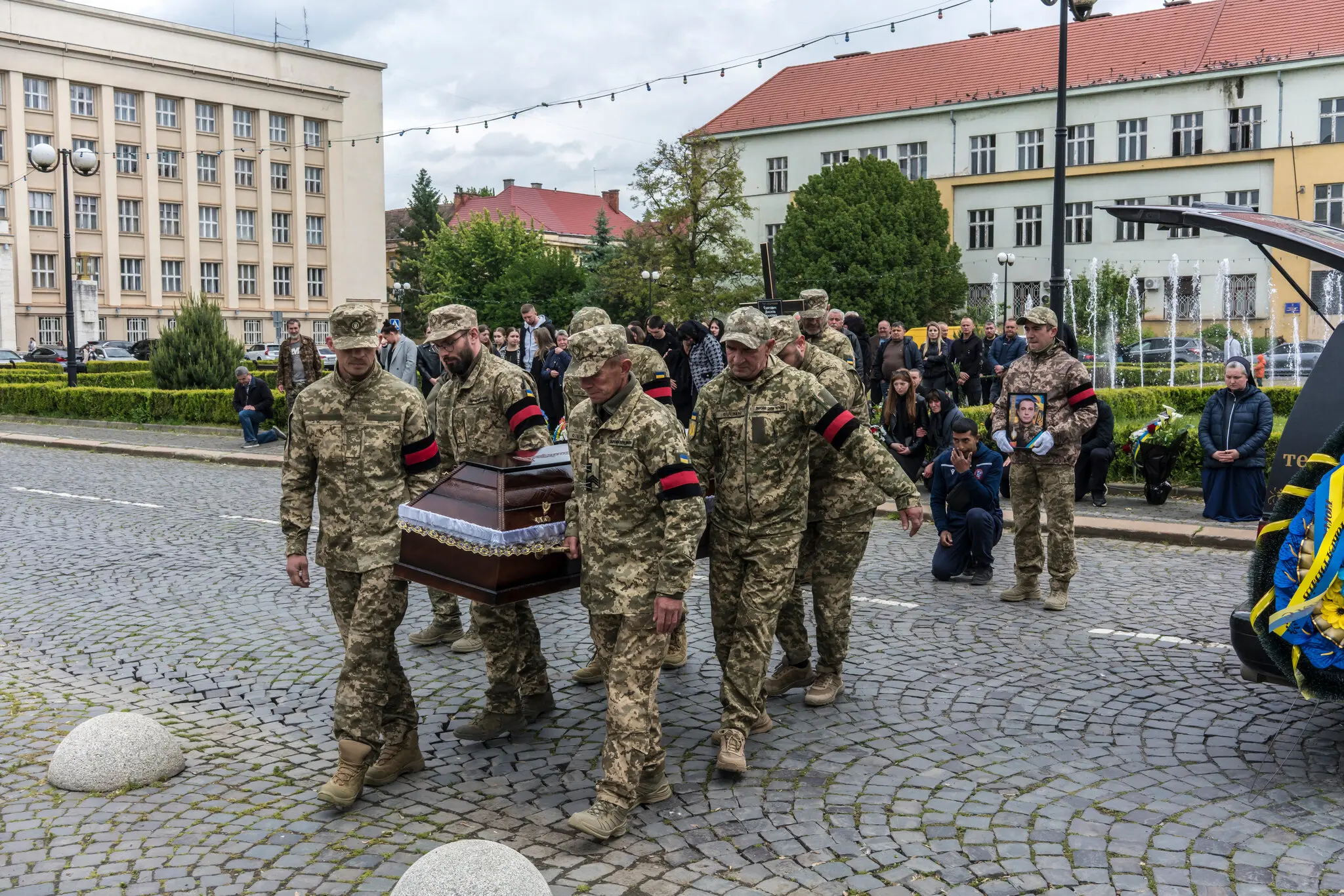 Майже два мільйони втрат: війна в Україні наближається до трагічного рубежу