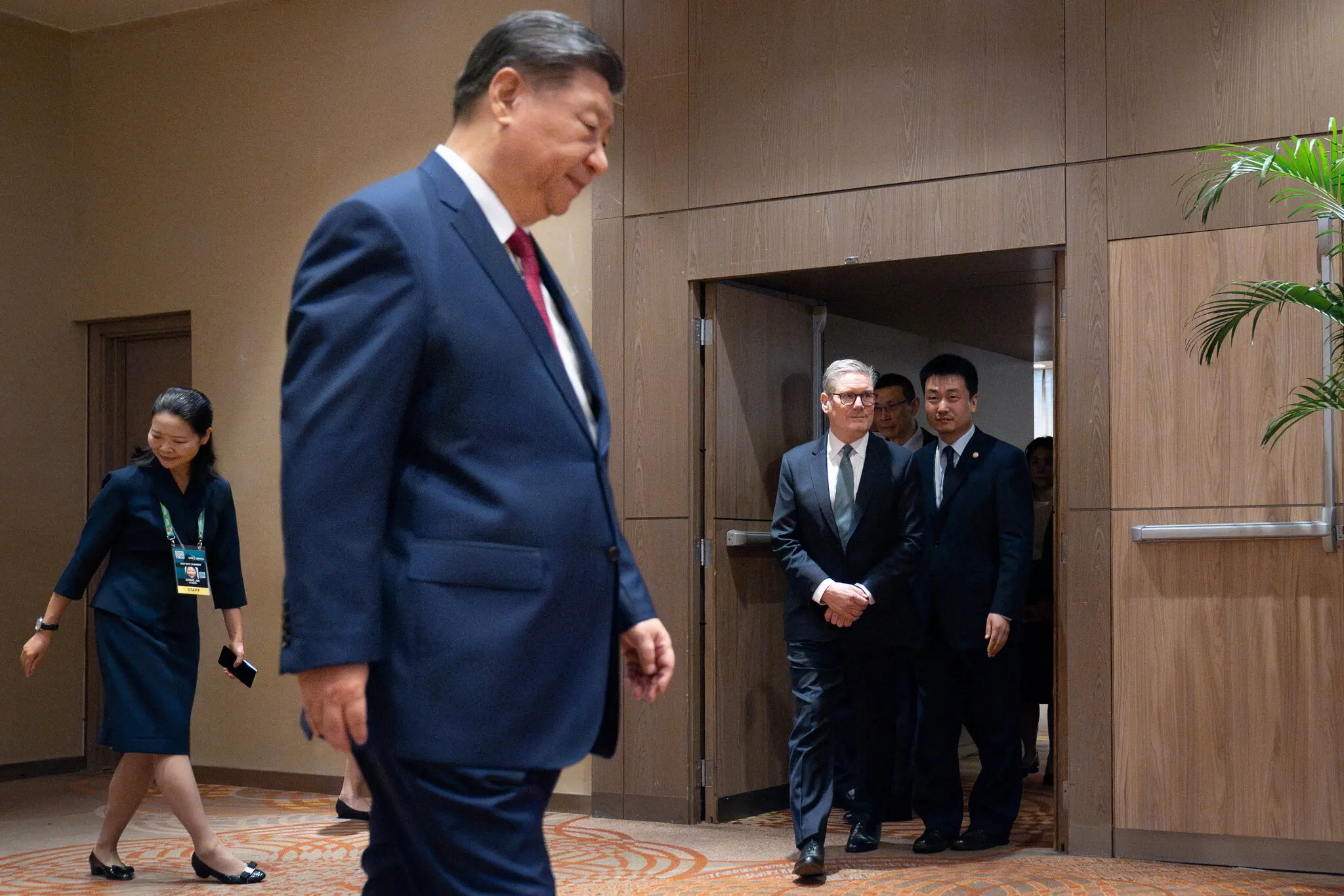 Стармер у Пекіні: як Британія шукає інвестиції Китаю й уникає гніву Трампа