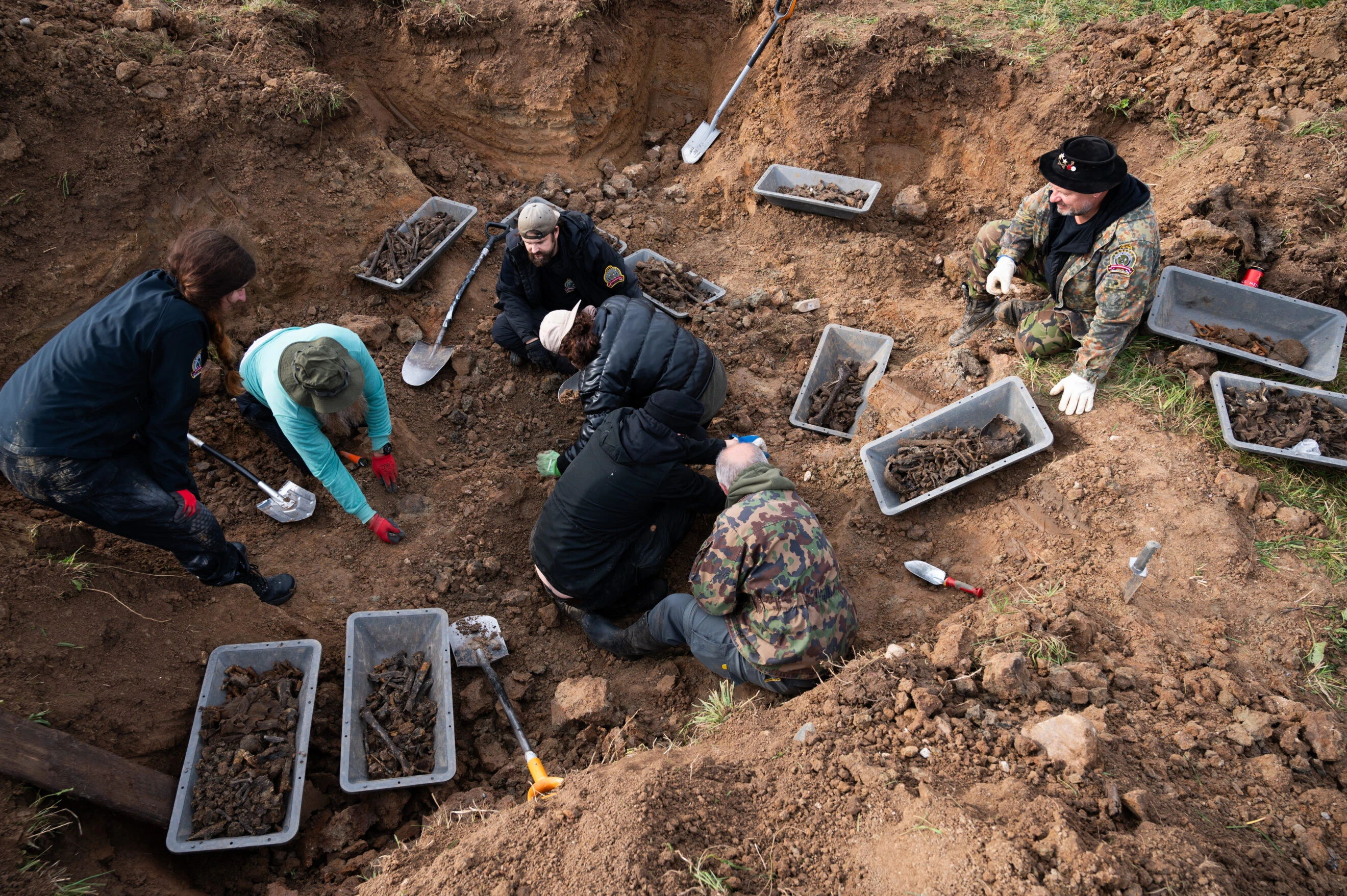 Невпокоєні мертві: як війна Росії проти України наздогнала солдатів Другої світової в Латвії