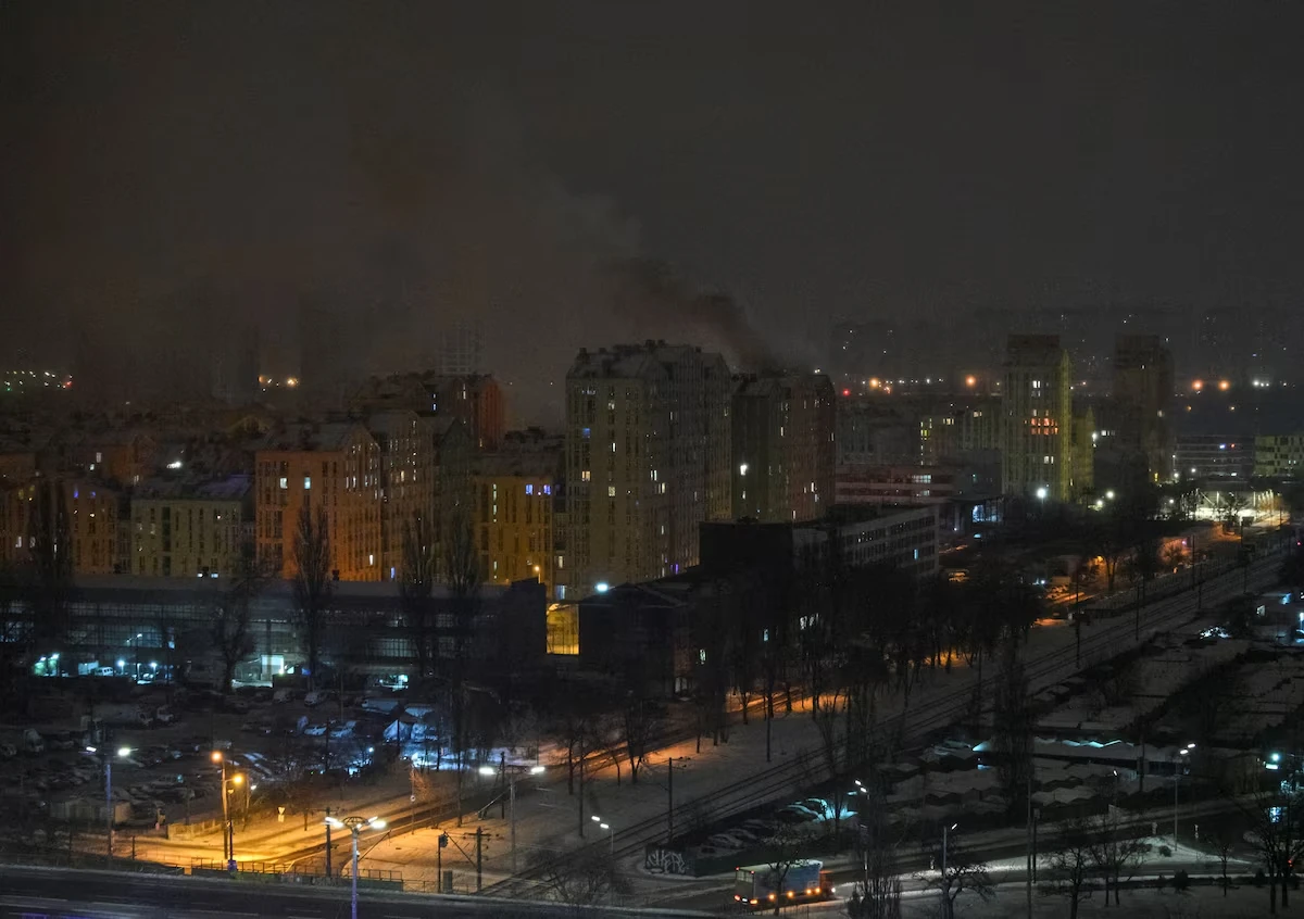 Атака російських дронів на Київ: 4 загиблих, пожежі та збої водопостачання