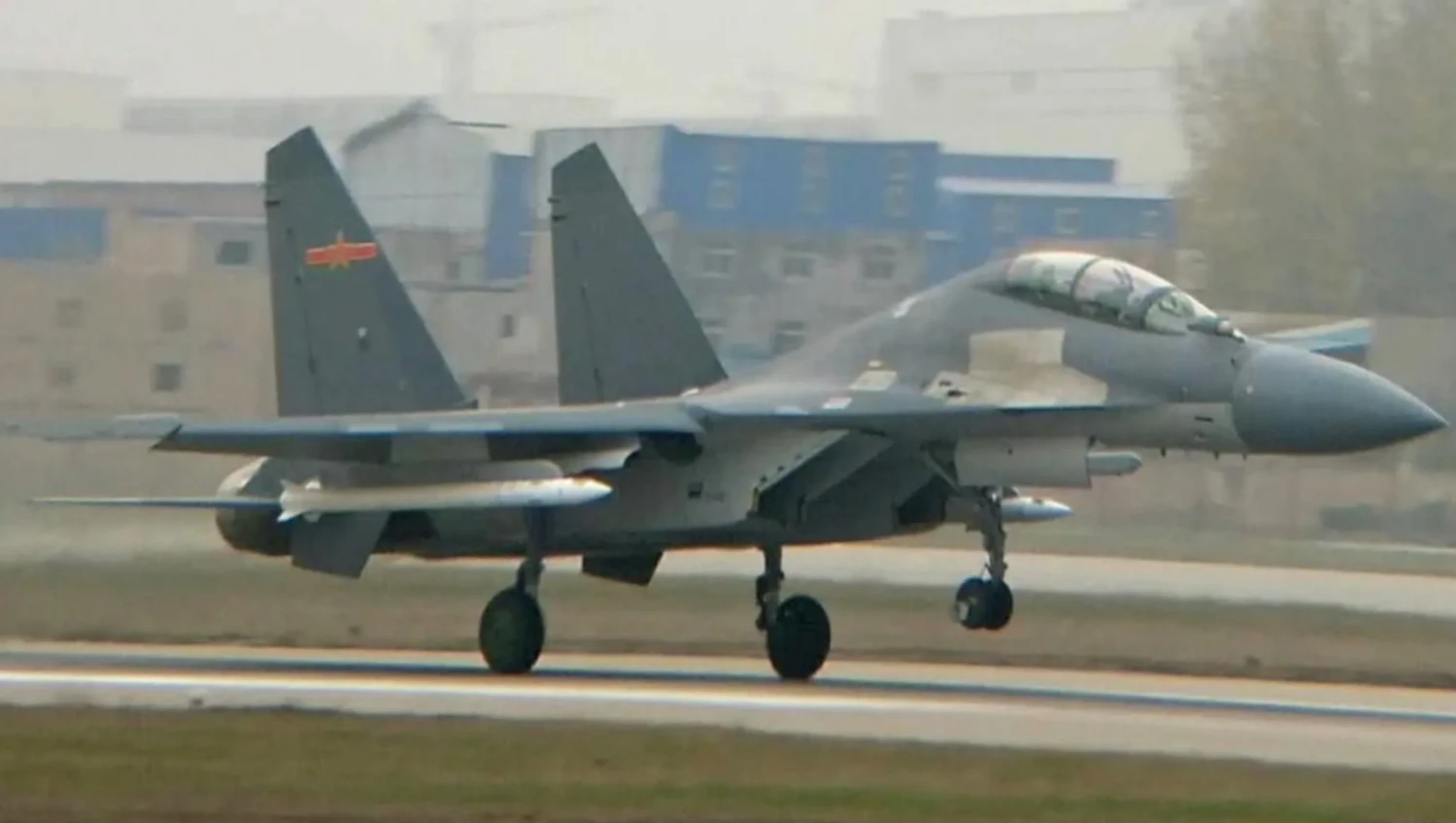 Новий виклик у небі Азії: як китайська ракета PL-17 змінює правила повітряної війни