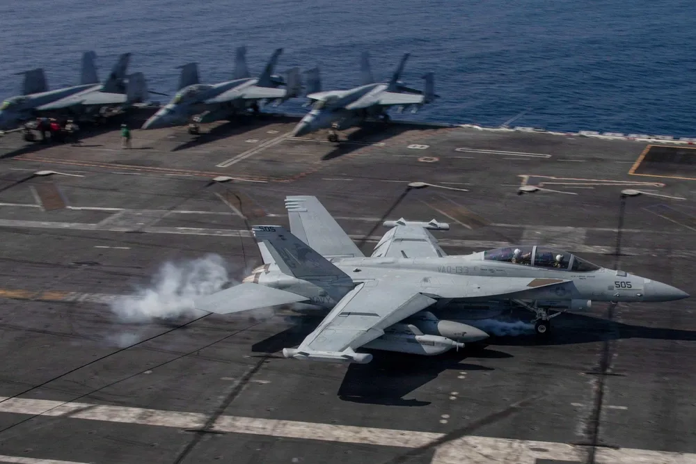 Тиск США на Іран зростає: санкції, флот і торг за «ядерну угоду»