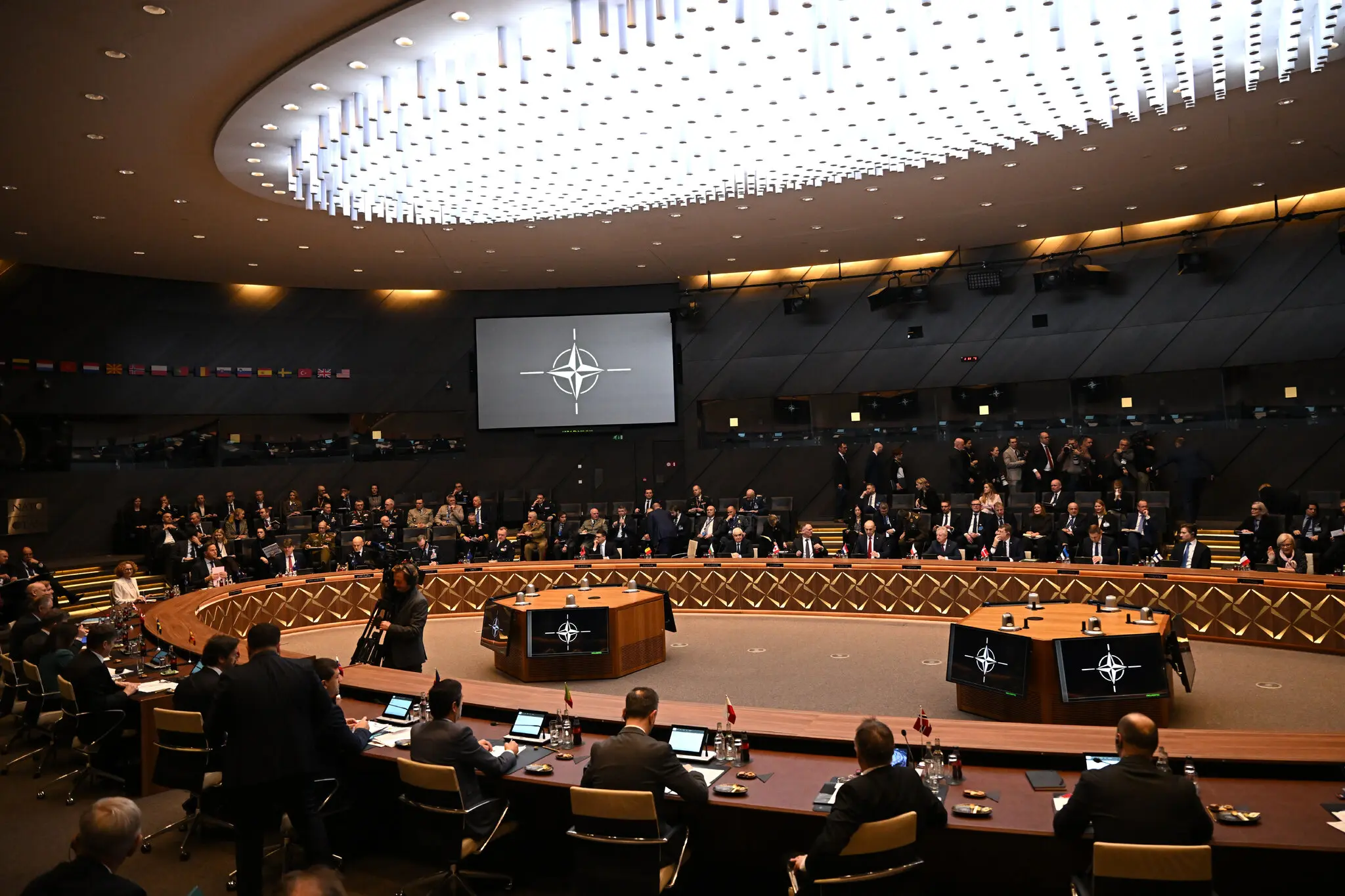 НАТО між «партнерством, не залежністю» і страхом відступу США