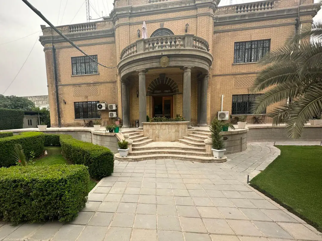 Посольство Франції в Багдаді без оренди: суд Парижа відвернувся від спадкоємців