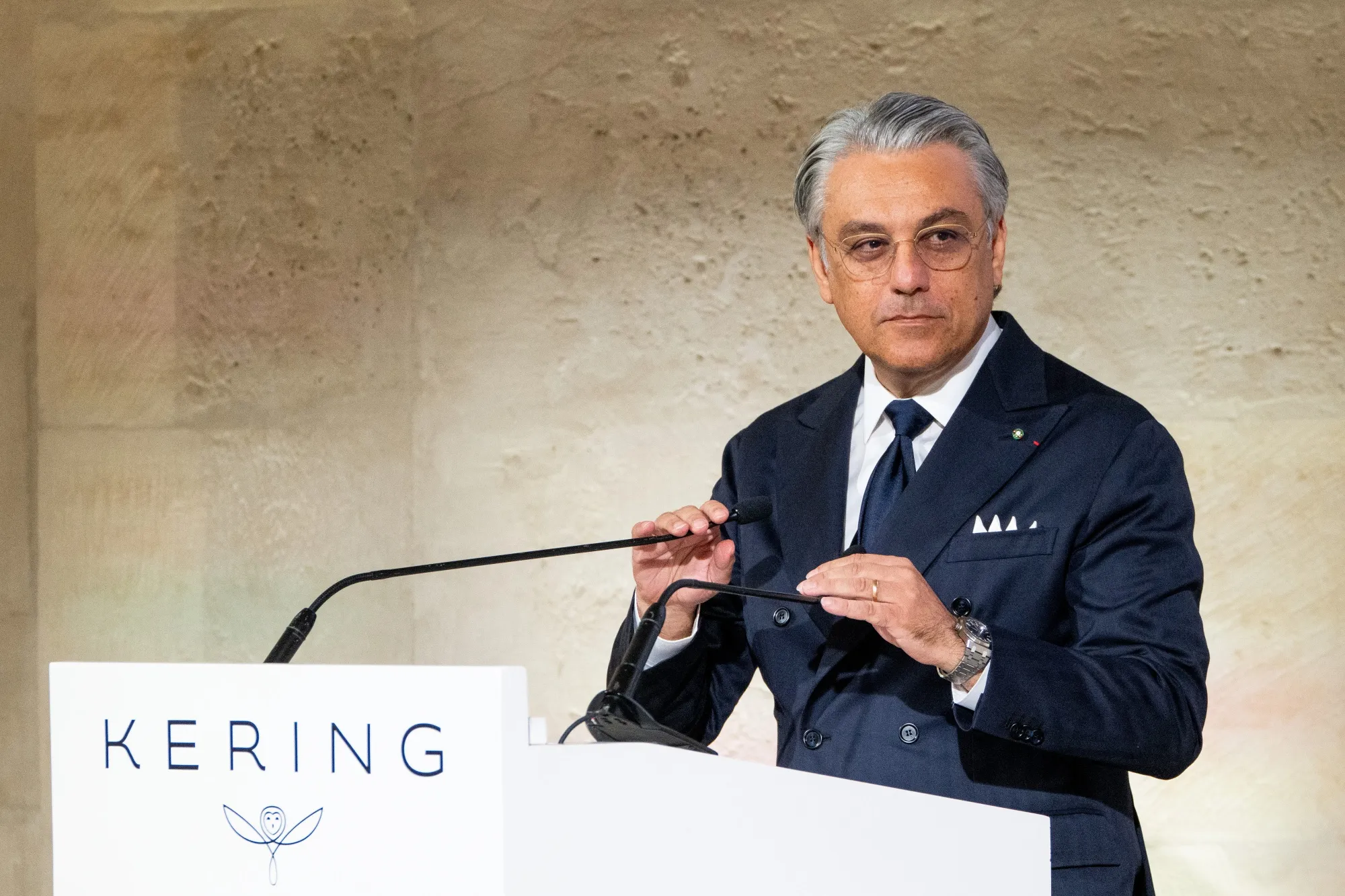 Продажі Gucci впали менше, ніж боявся ринок: чи врятує Kering перезапуск