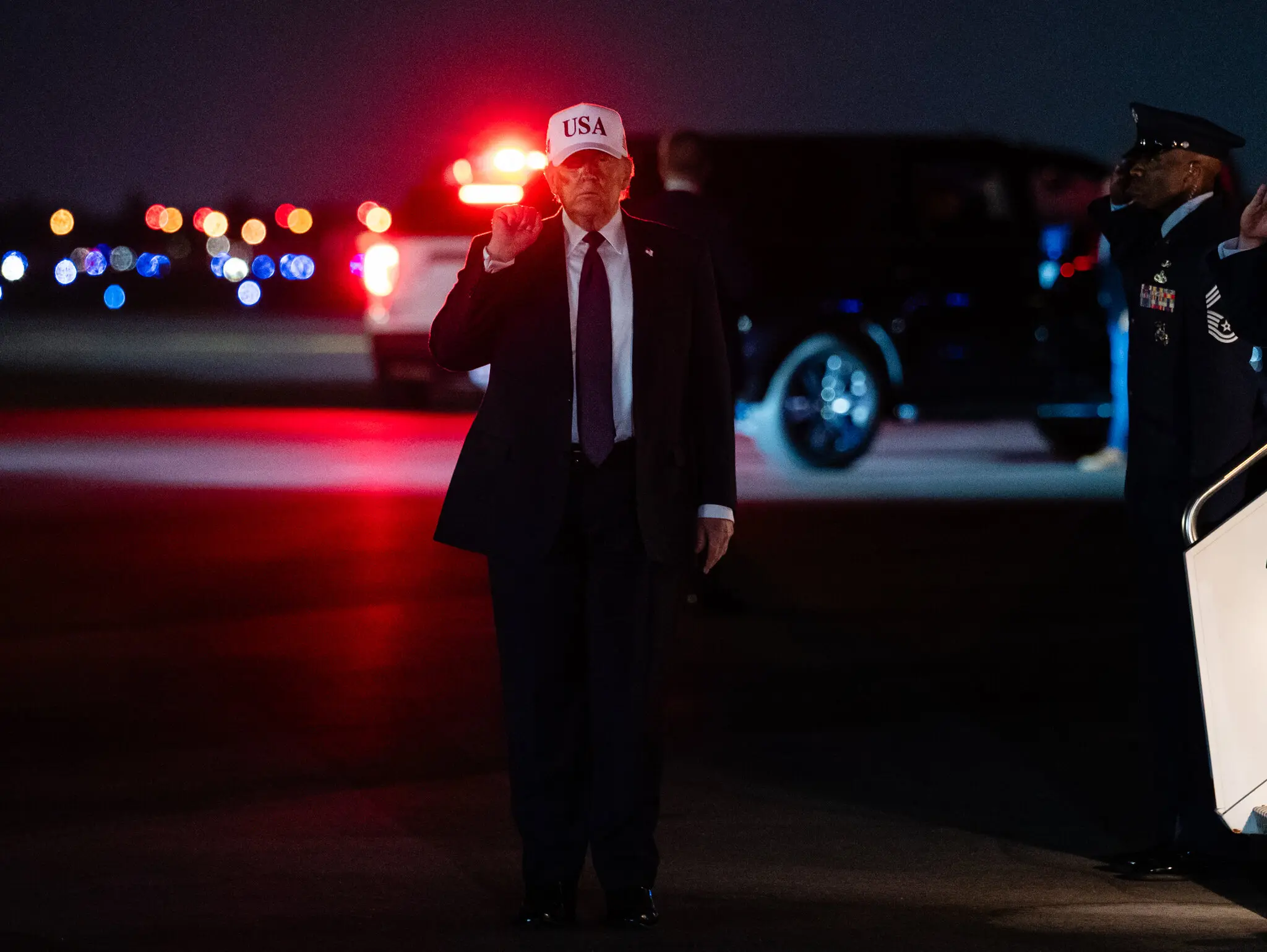 Односторонній удар Трампа: новий виток боротьби за воєнні повноваження