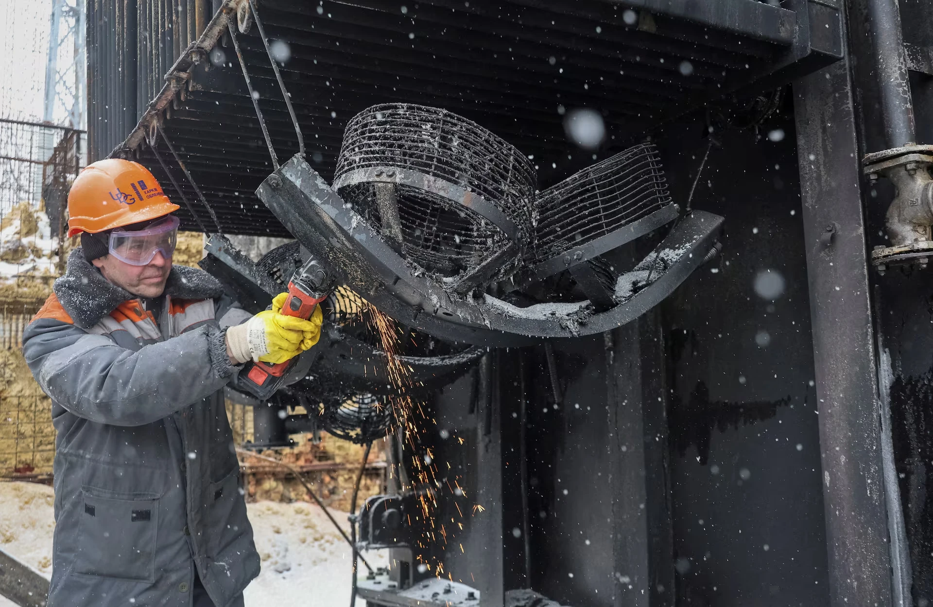 Енергетичний голод під ударами: як блекаути штовхають економіку України в кризу