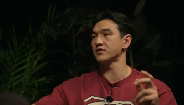 У Казахстані розпочали перевірку коміка Сабурова через відео з мотоциклами, пов’язаними з «Легіоном Вагнер Істра»