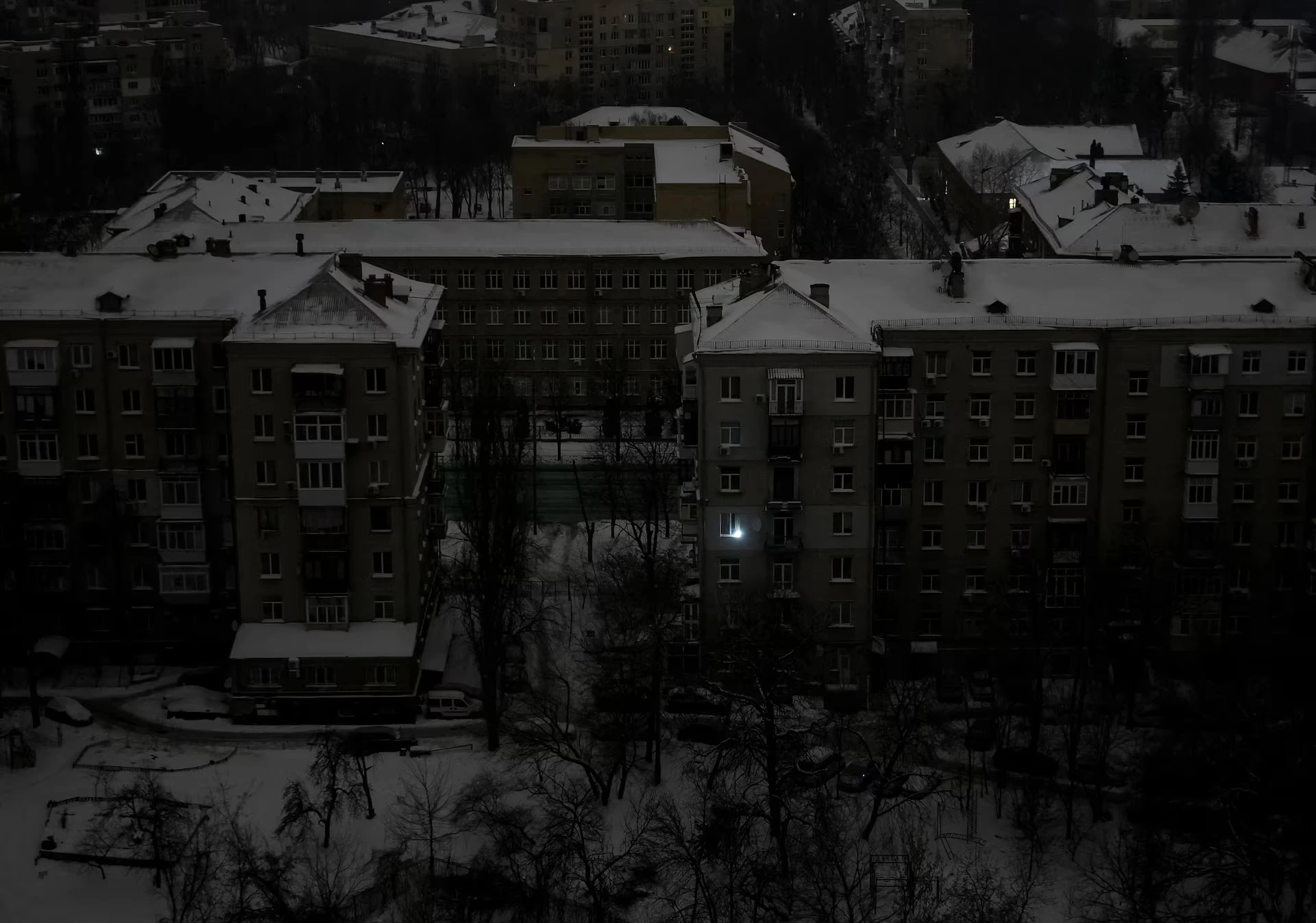 Масований удар по енергетиці: як РФ намагається перетворити холод на зброю