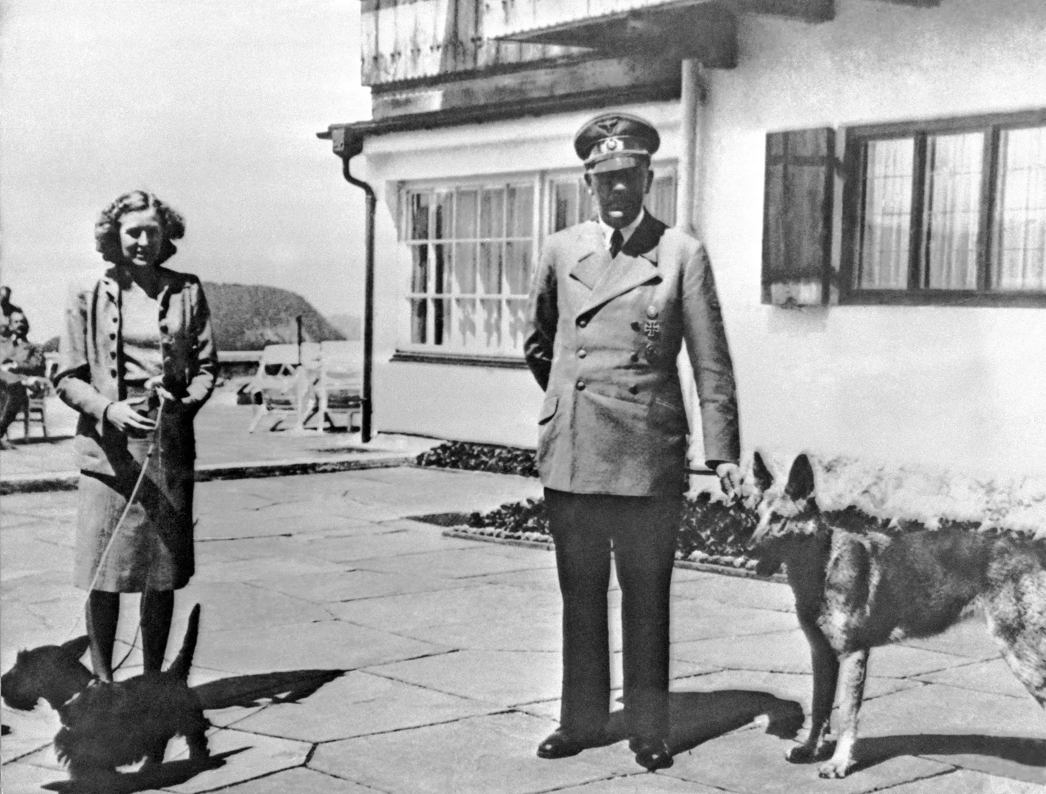 Фотографії Гітлера на продаж: де проходить межа між архівом і фетишем