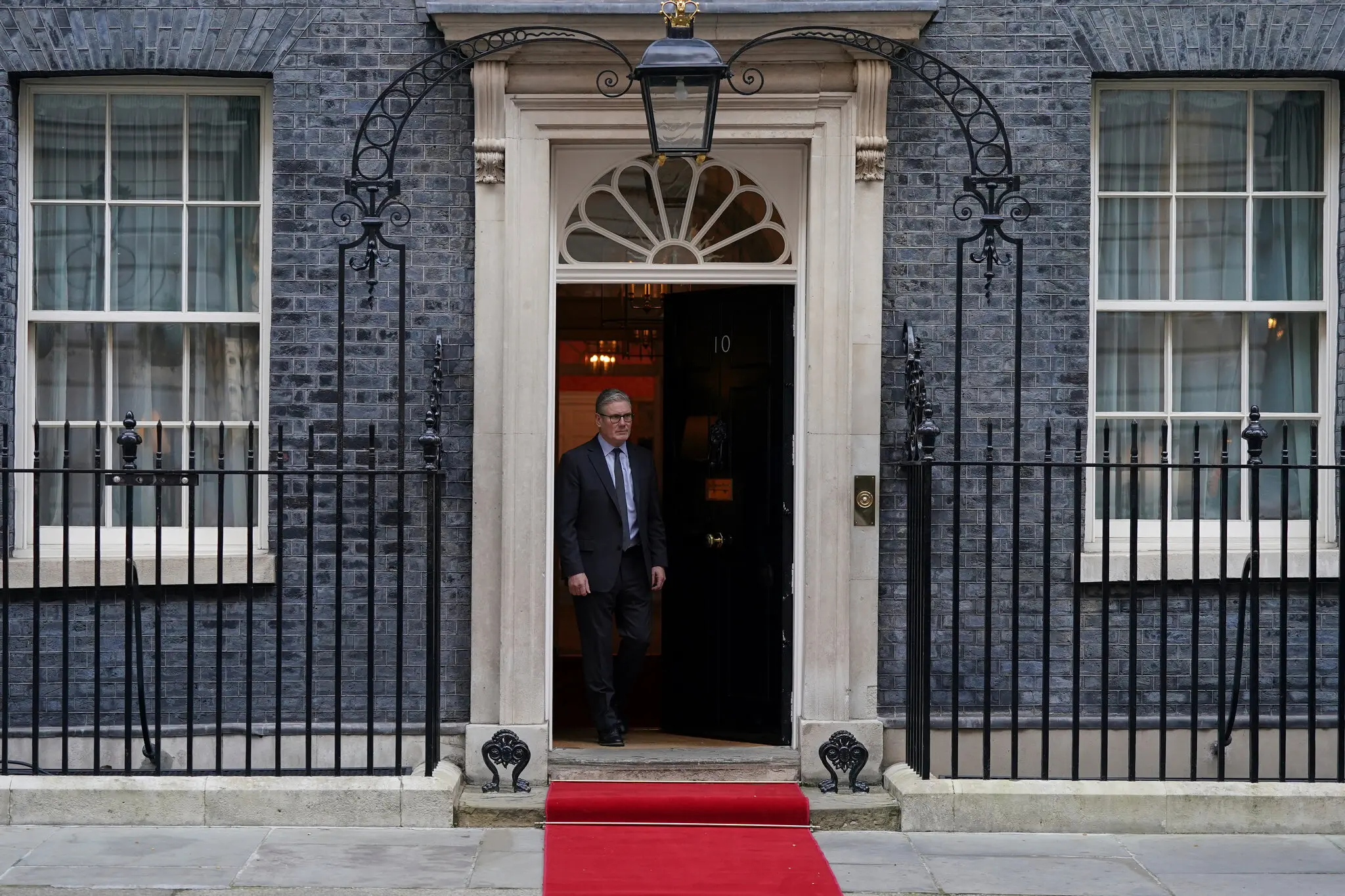 Лондон допомагає Вашингтону з Ормузом, але не хоче пірнати у війну з головою