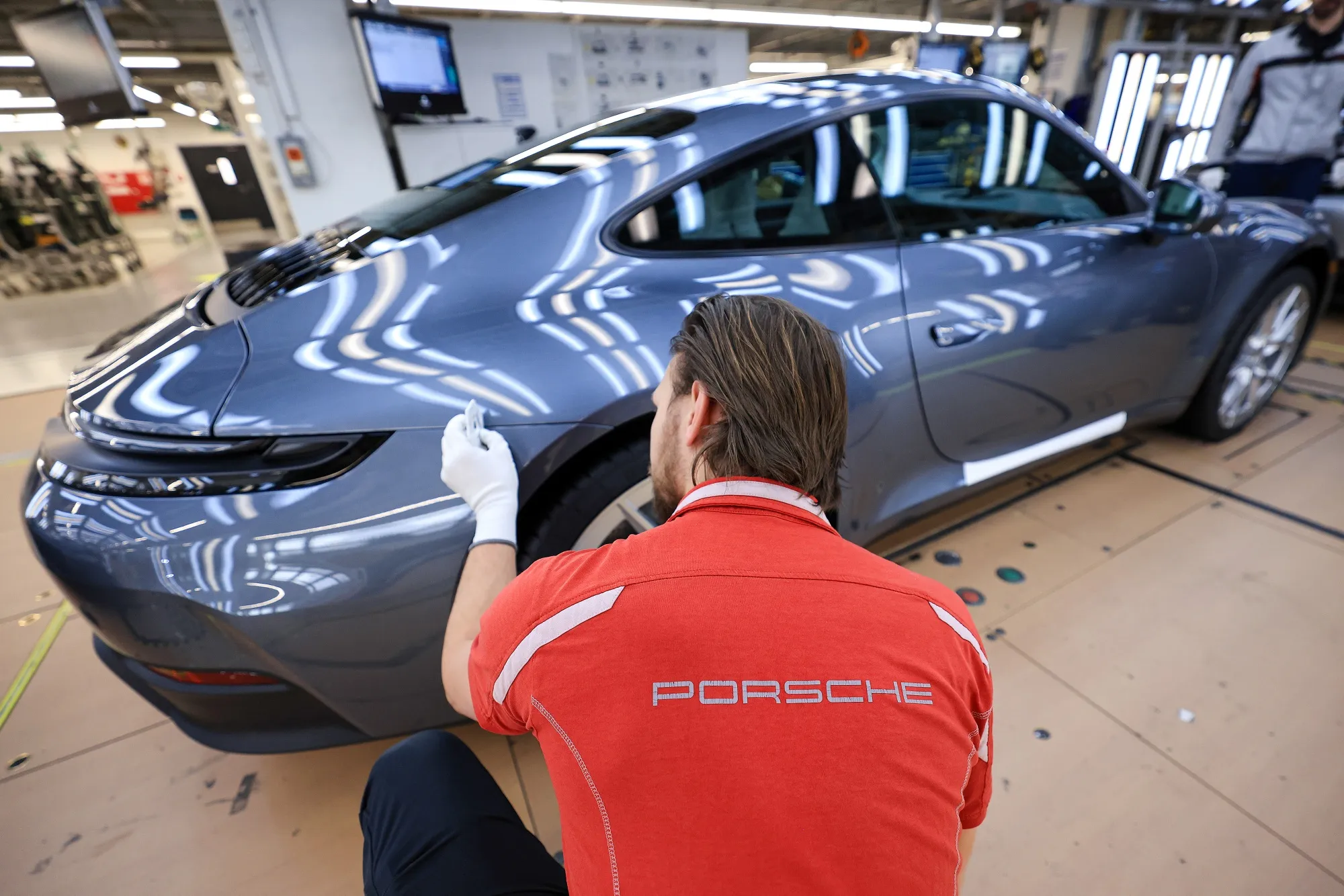 Porsche скорочує витрати та робочі місця через падіння продажів у Китаї