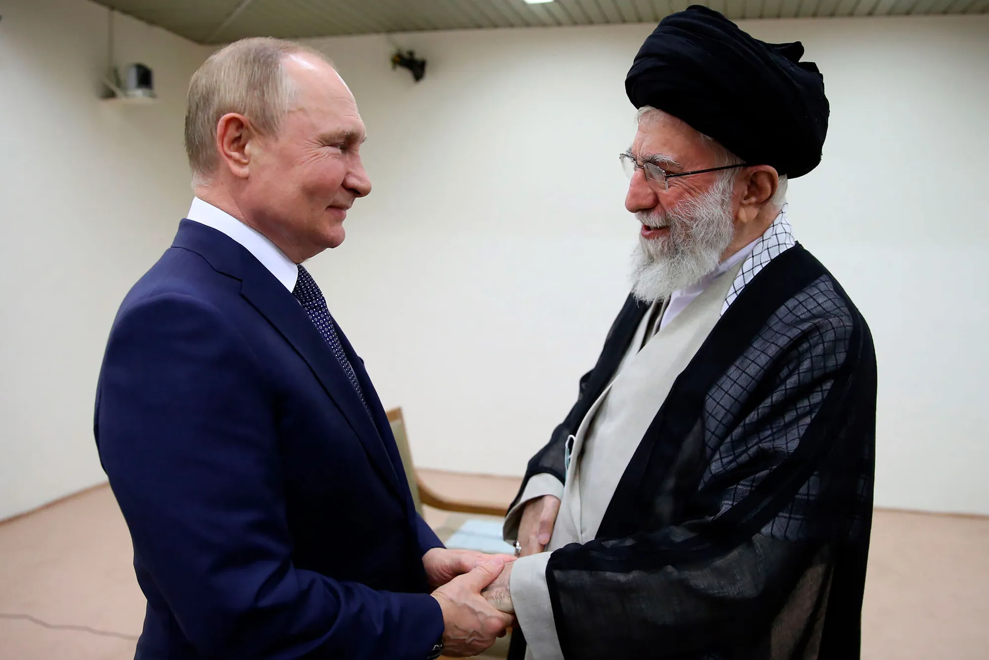 Чому Ірану потрібна Росія — і чому Кремль може не прийти на допомогу