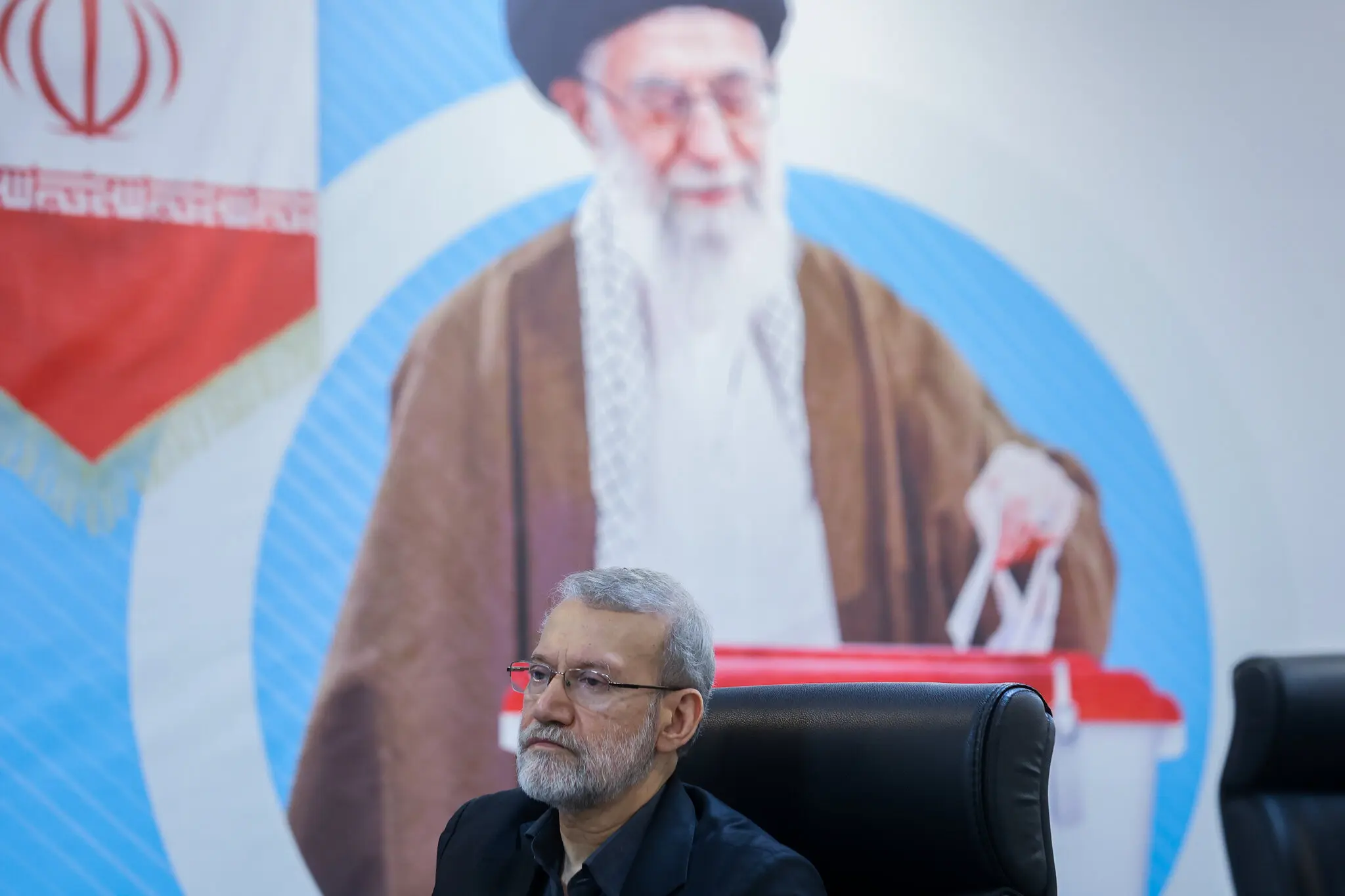 Перехідний уряд Ірану після смерті Хаменеї: хто тримає Тегеран у руках