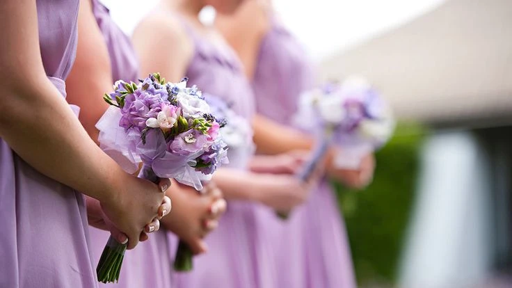 Лавандовий шлюб: чому платонічні партнерства без романтики знову стають популярними у сучасному світі