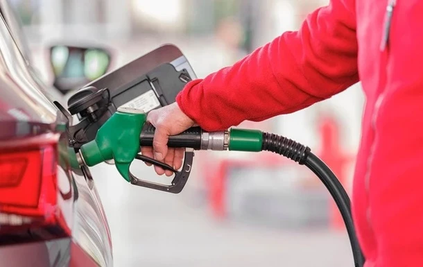 Світова нафта дорожчає: чи загрожує Україні бензин по 100 гривень і як конфлікт на Близькому Сході впливає на ціни на АЗС