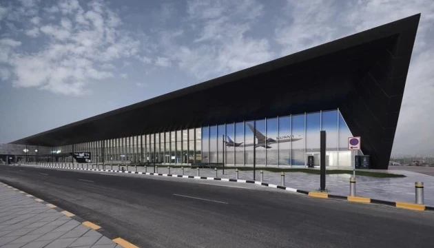 Атака дронів на міжнародний аеропорт Кувейту загострила напруження на Близькому Сході та спричинила перебої з електропостачанням