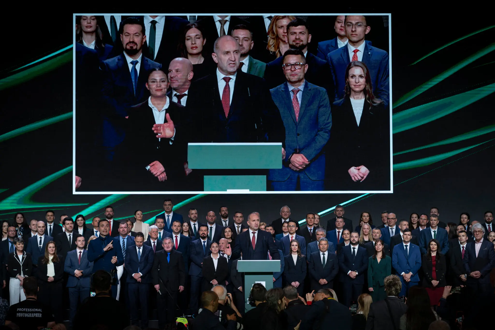 Болгарія голосує не лише за парламент, а й за напрямок після виснаження