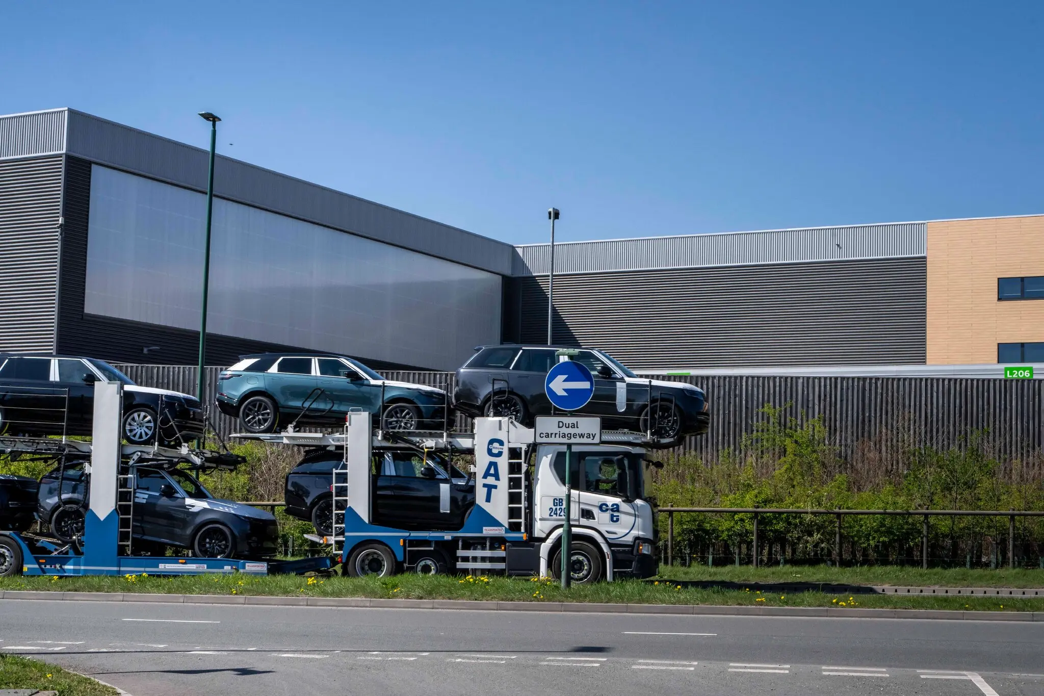 Кібератака на Jaguar Land Rover стала ударом по економіці Британії