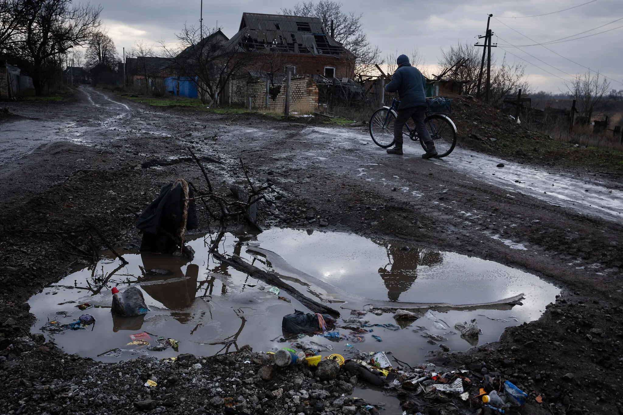На початку цього року на околиці Костянтинівки, Україна, яка постійно зазнає бомбардувань