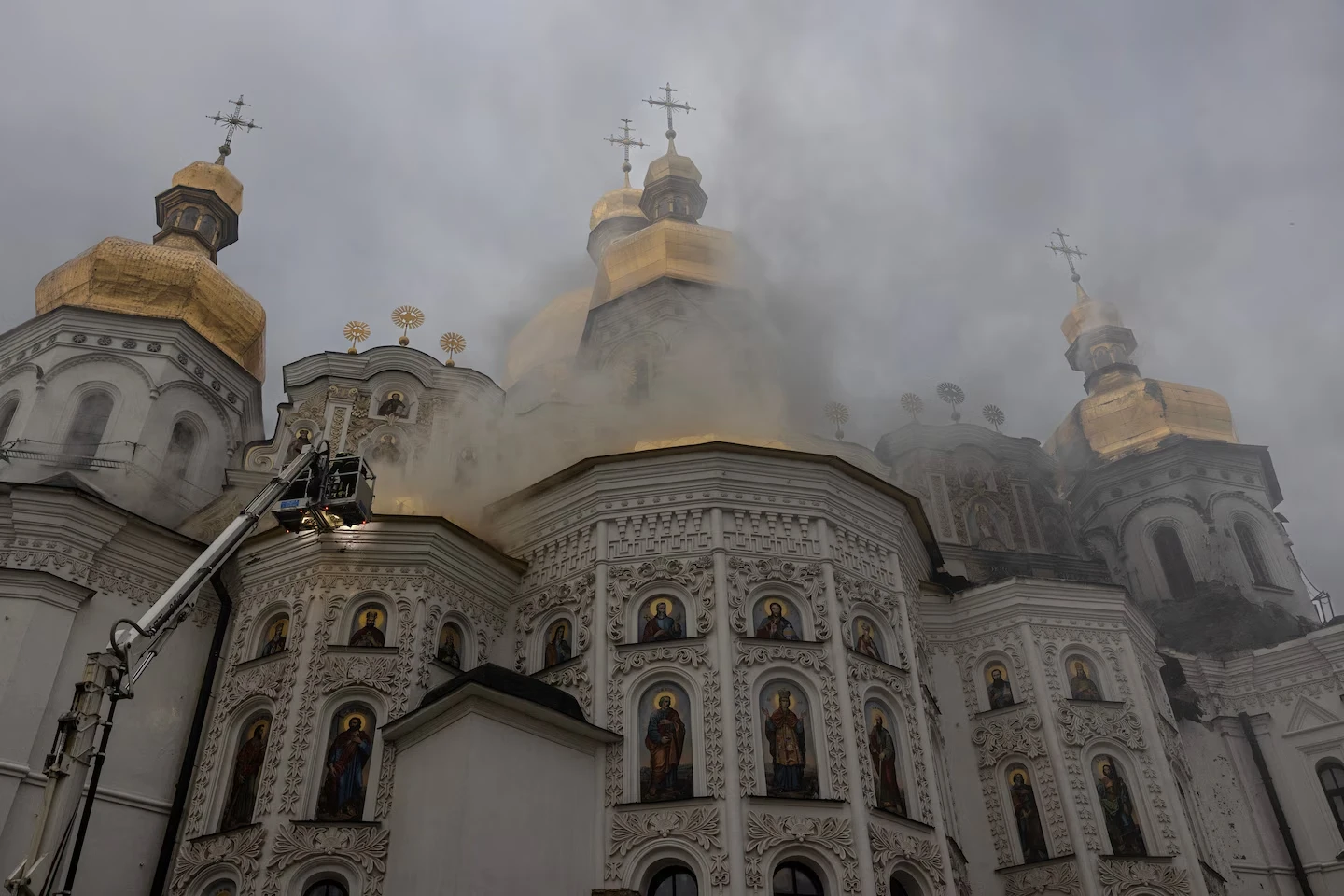 Лавра під вогнем: Росія вдарила по святині, пам’яті й українському небу